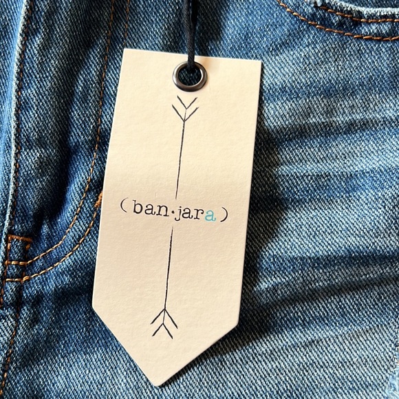 🔴 CLEARANCE🔖 NWT FRINGED RIPPED DESTROYED DISTRESSED CUT-OFF JEAN SHORTS Size 5 - Picture 4 of 9